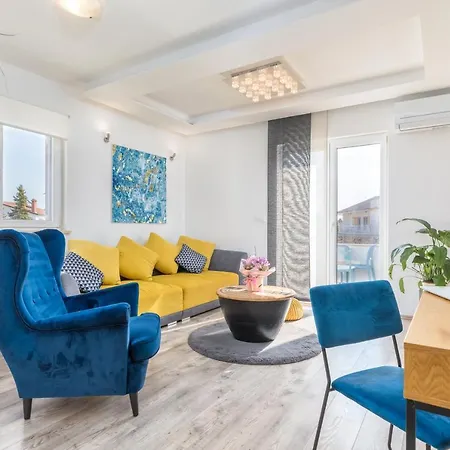 Apartman Nina Fazana Exterior photo